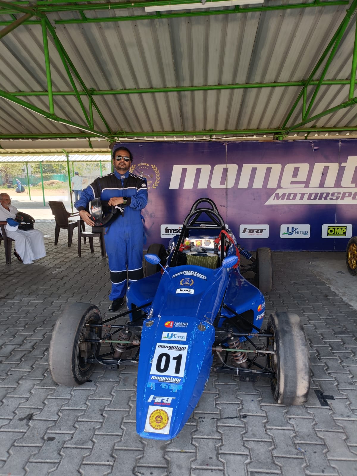 Motorsports — pit lane